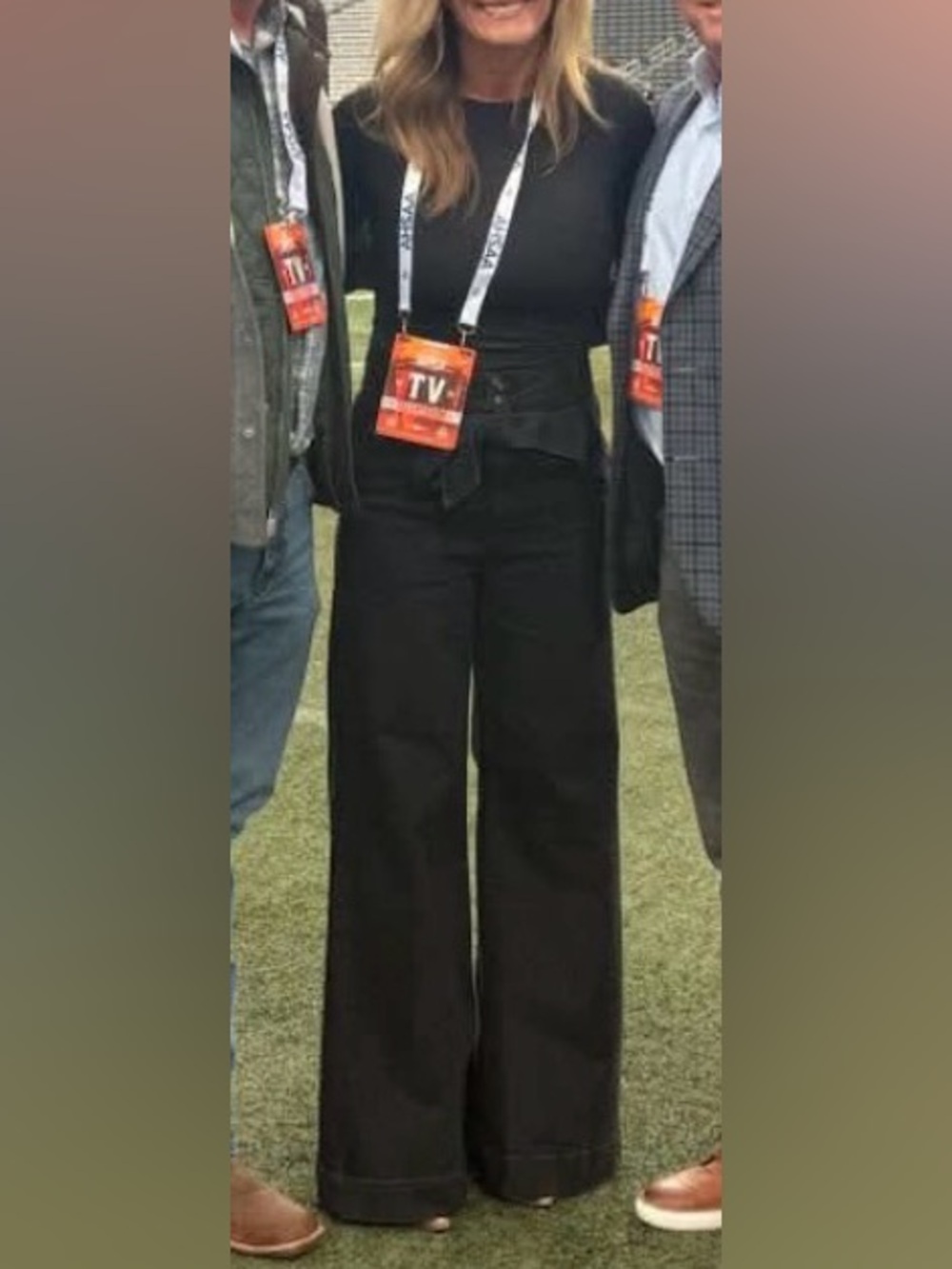 A Loves A High-Rise Black Wide-Leg Jeans with Tie Belt